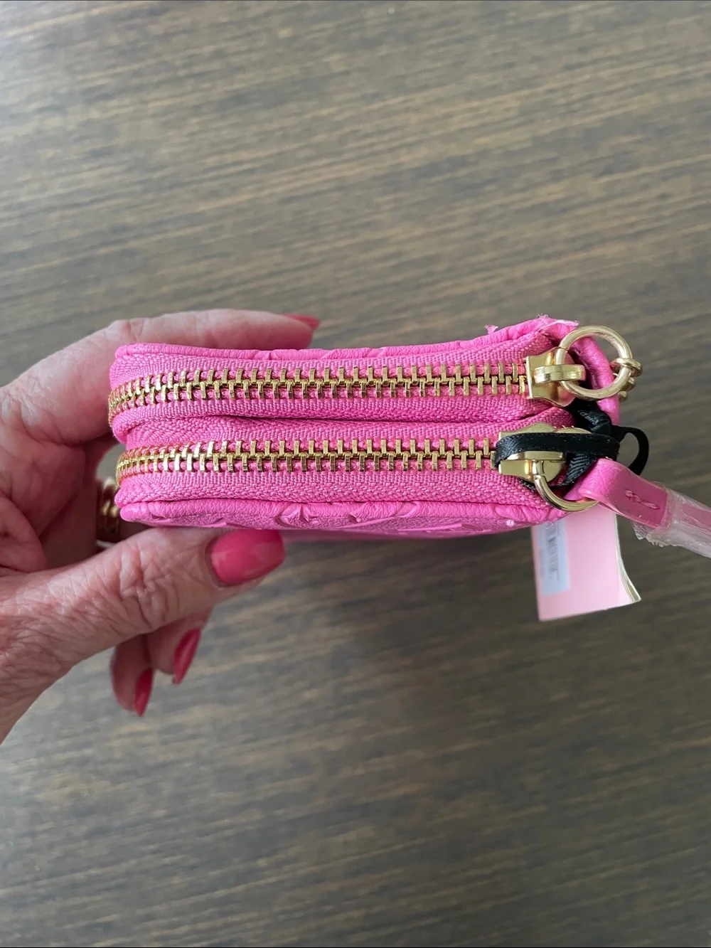 JUICY COUTURE “GOOD TIMES” MEDIUM DB. ZIP AROUND WALLET Heart Embossed Hot Pink